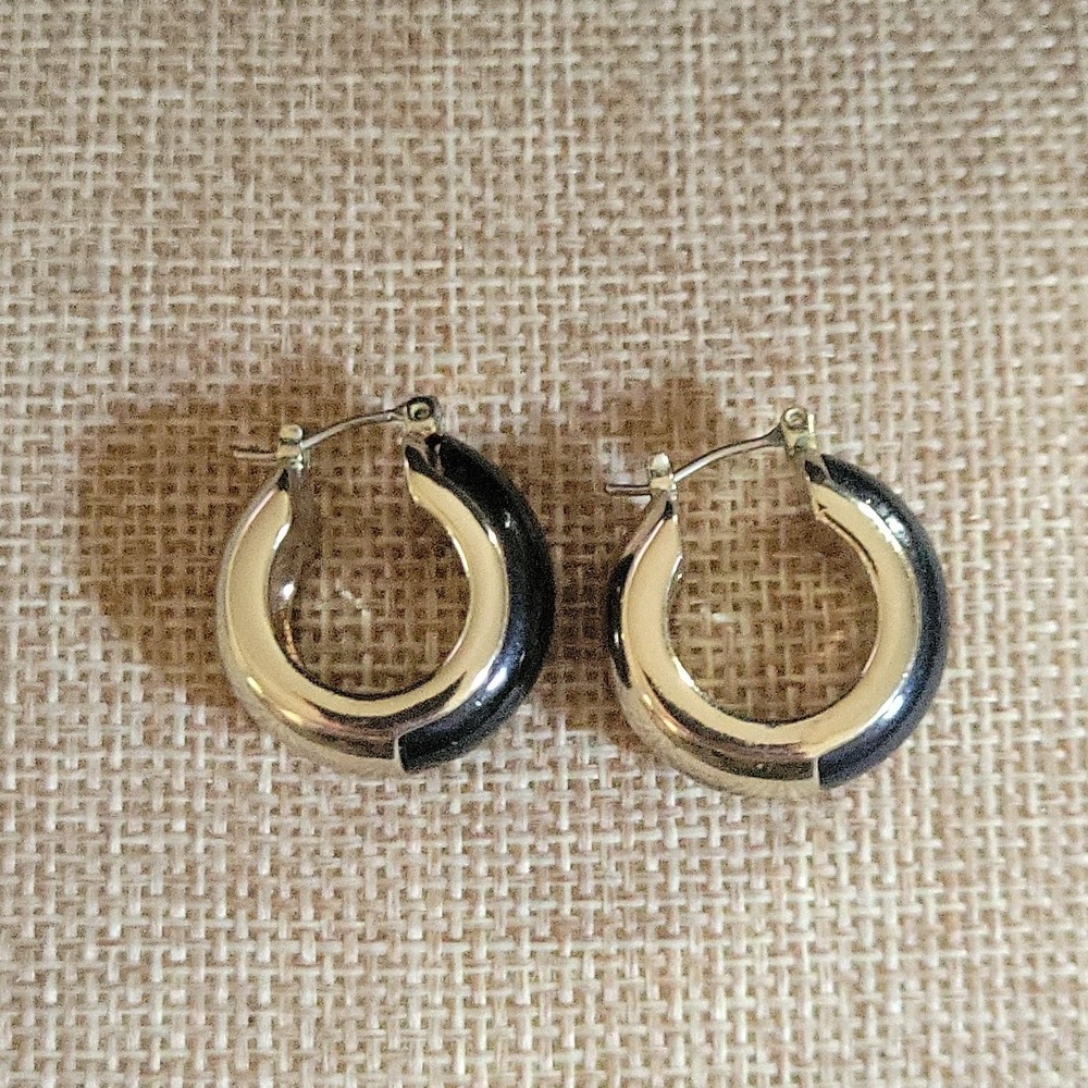 Vintage Black Enamel Gold Tone Chunky Small Hoop Earrings 0.75 Inch Quiet Luxury